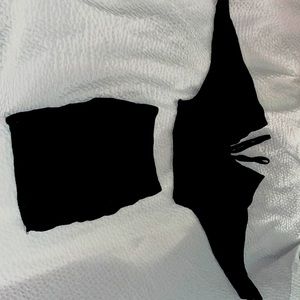 It’s a two piece set black.